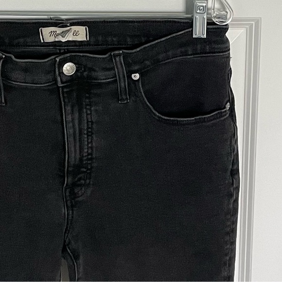 Madewell Black Tall Mid-Rise Kick Out Cropped Jeans - 47180 - Picture 6 of 15